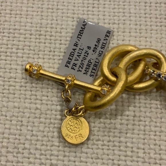 FREIDA ROTHMAN
Signature Heavy Link Bracelet - Picture 7 of 7